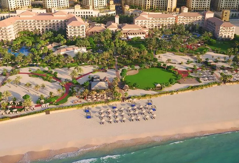 هتل The Ritz-Carlton, Dubai