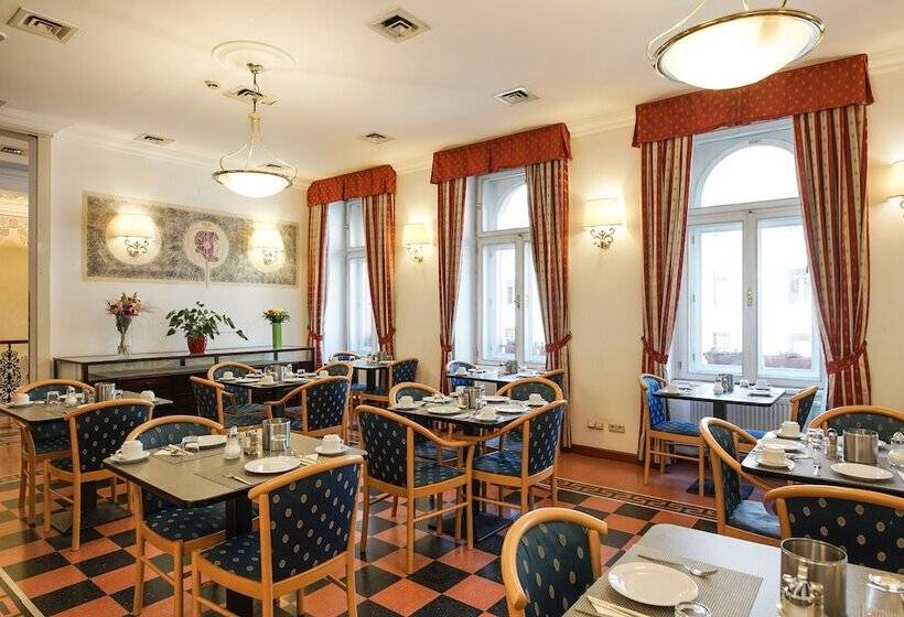 هتل Tivoli Prague