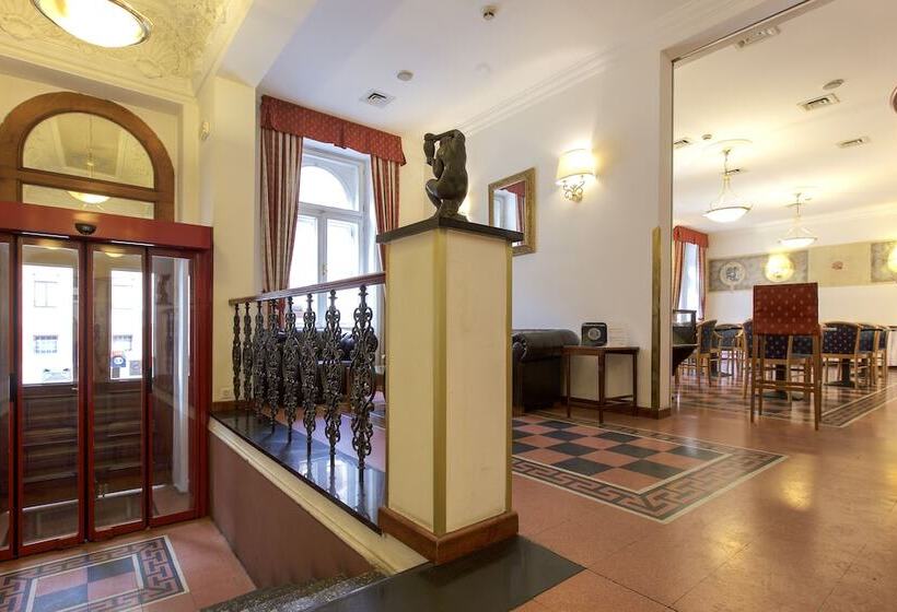 هتل Tivoli Prague