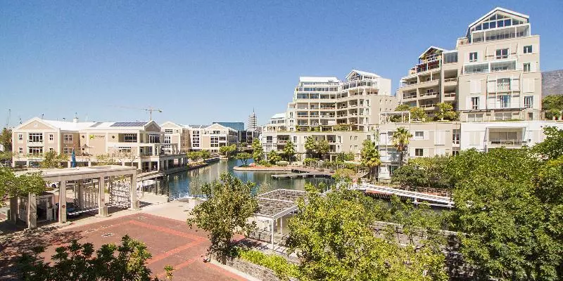 فندق Waterfront Village