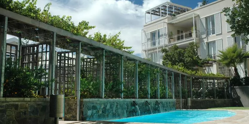 فندق Waterfront Village