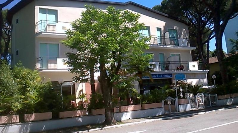 Отель Antille