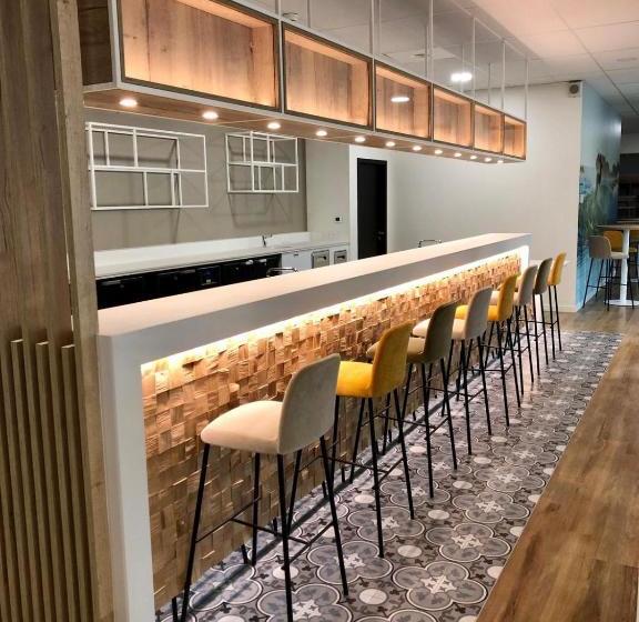 Biarritz Atlantique Lycée Hotelier Management School