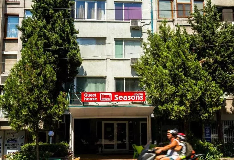 ペンション Sezoni South Burgas