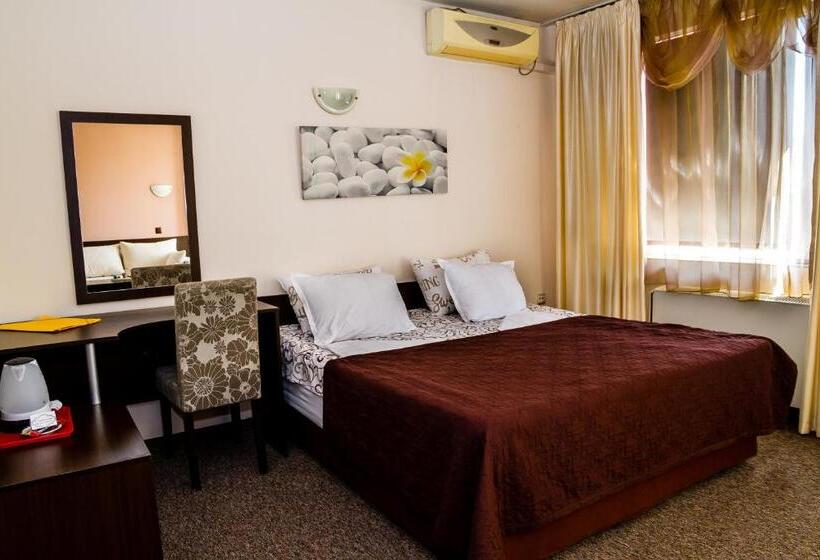 ペンション Sezoni South Burgas