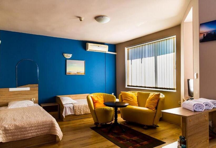 ペンション Sezoni South Burgas