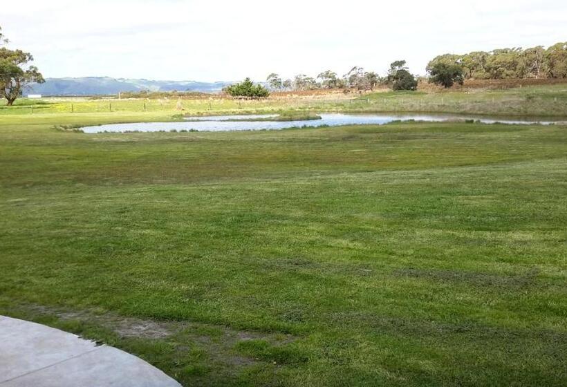 مبيت وإفطار Bass Coast Country Cottages