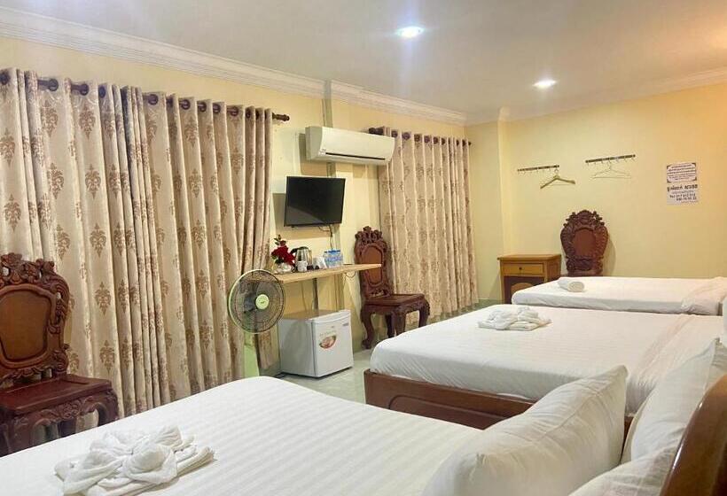 Pensione Savet Guesthouse