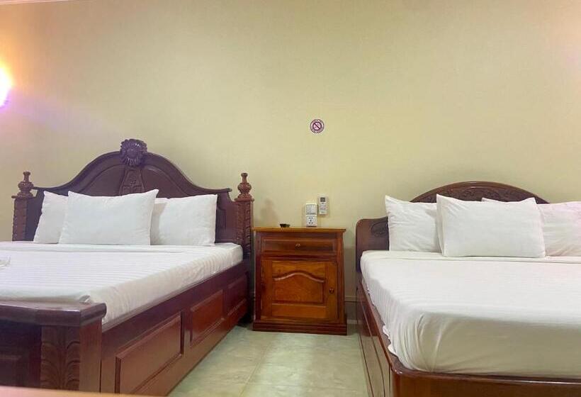 Pensione Savet Guesthouse