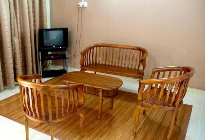 פנסיון Putra Putri Lodge