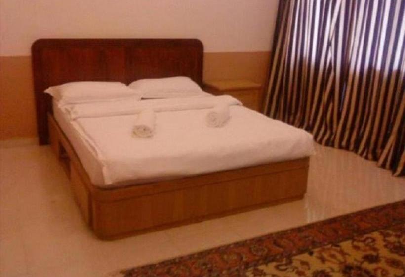 פנסיון Putra Putri Lodge