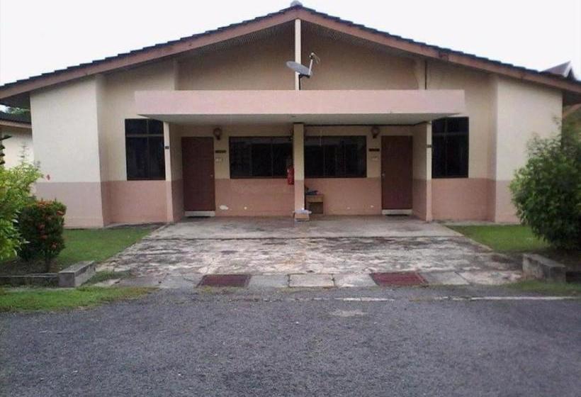 פנסיון Putra Putri Lodge