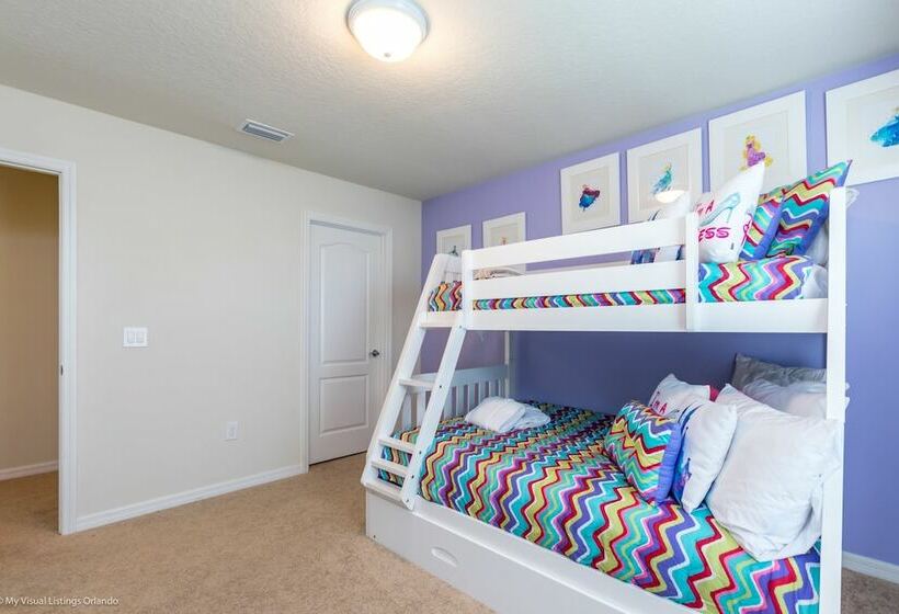 7 Bd 5.5 Bh Villa Game Room Pool Spa