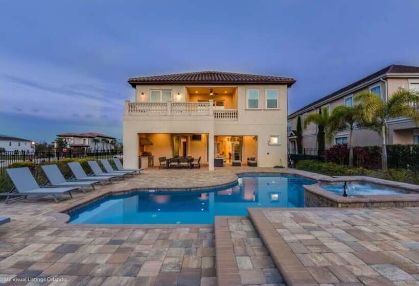 7 Bdrmstheatergamermpoolmansion