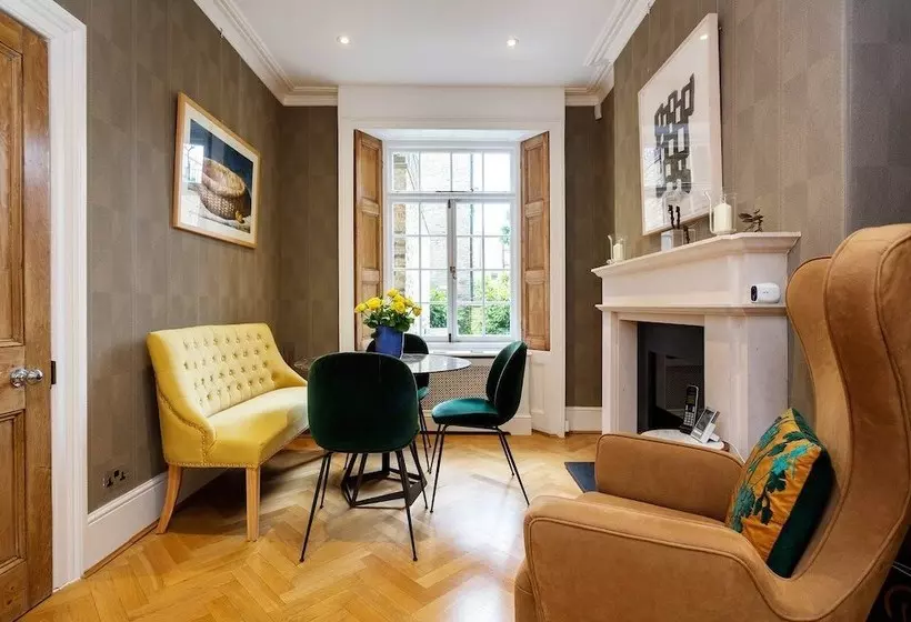A Belgravia Abode