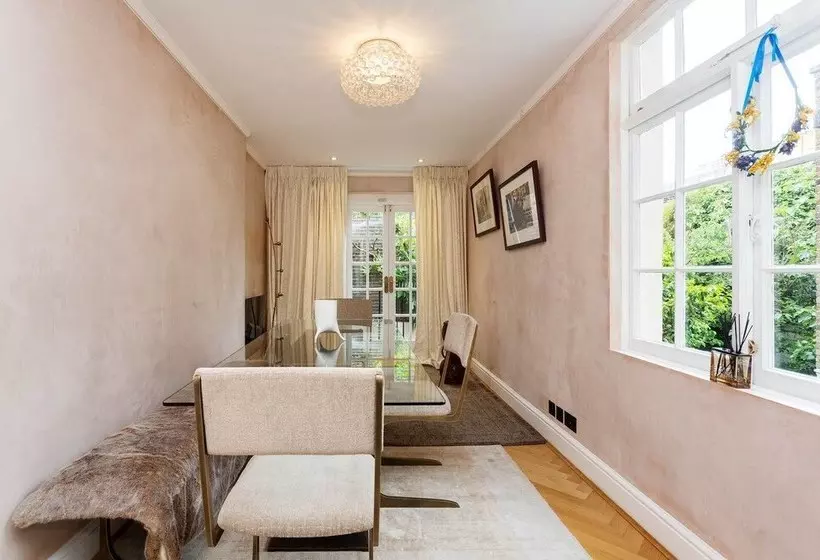 A Belgravia Abode
