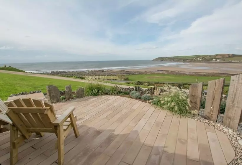 Beach Breeze Croyde 2 Bed, Sleeps 4 5, Sea Beach Views