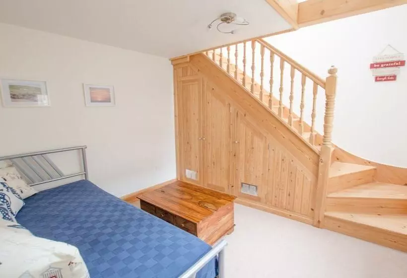Beach Breeze Croyde 2 Bed, Sleeps 4 5, Sea Beach Views