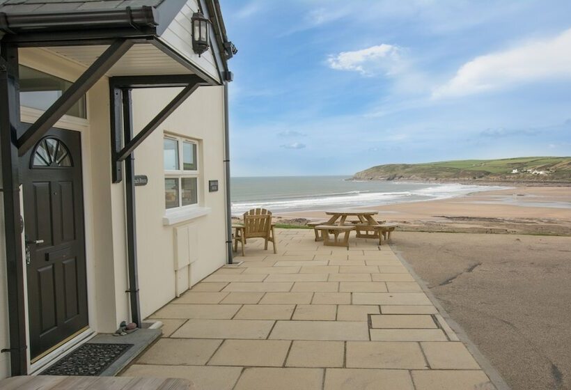Beach Breeze Croyde 2 Bed, Sleeps 4 5, Sea Beach Views