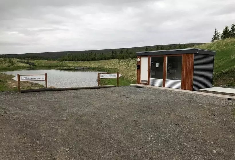 Einishus Cottages