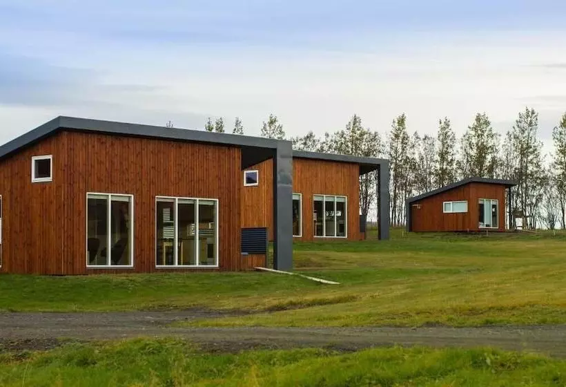 Einishus Cottages
