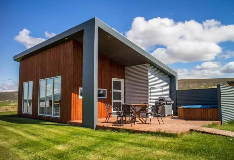 Einishus Cottages