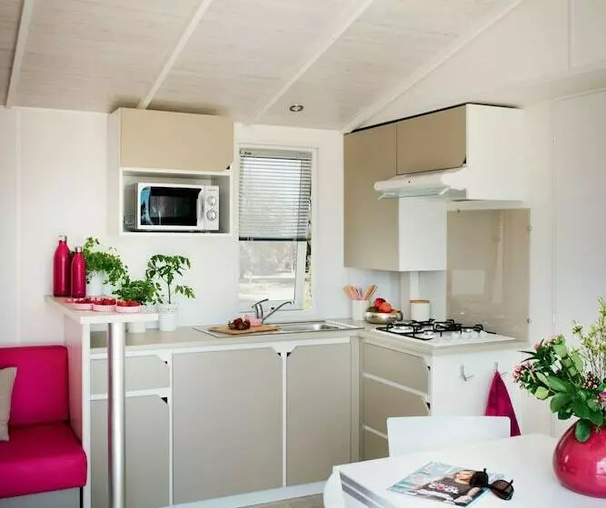 هتل Camping De L'espiguette