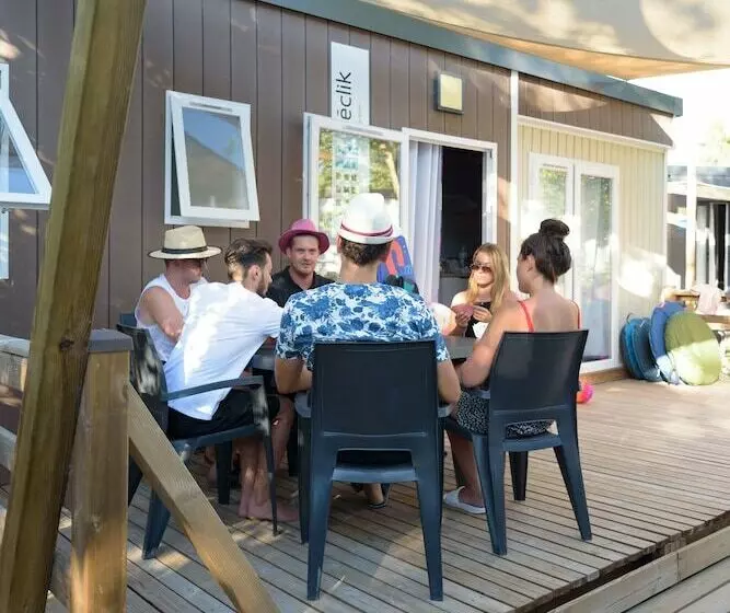 هتل Camping De L'espiguette