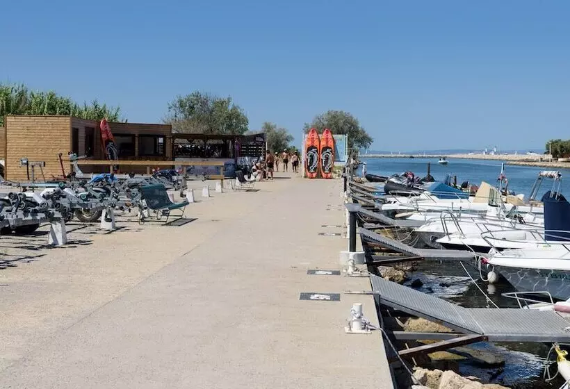 هتل Camping De L'espiguette