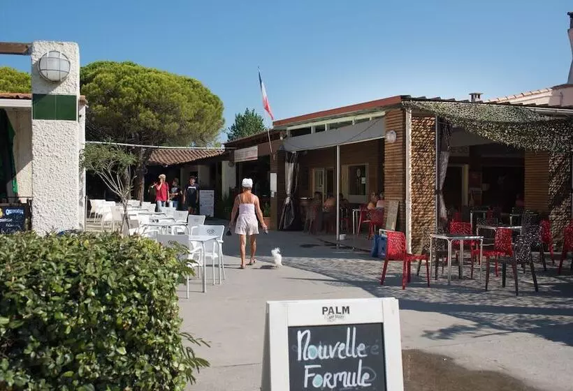 هتل Camping De L'espiguette