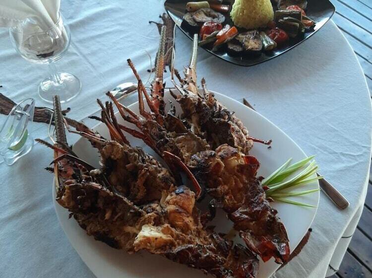 هتل Le Moya Beach