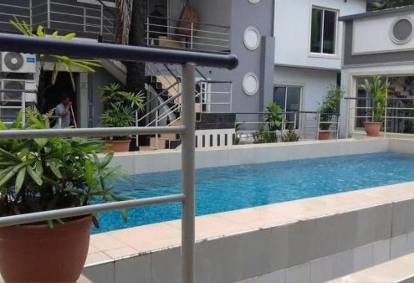 Paramount Luxury Serviced Apartment