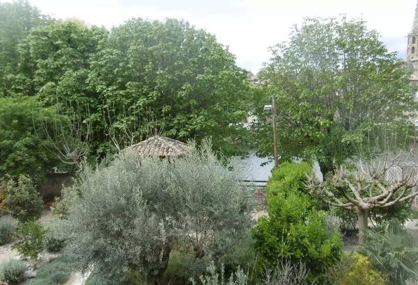 Majatalo Limoux Riverside Gardens