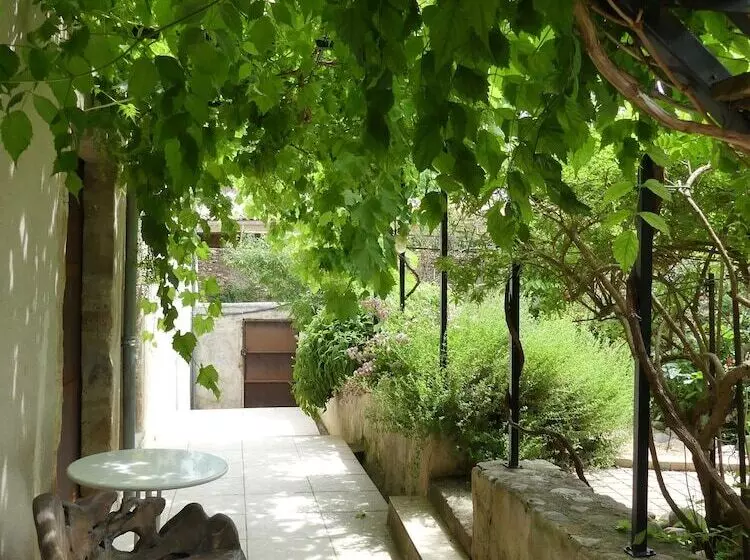 Majatalo Limoux Riverside Gardens