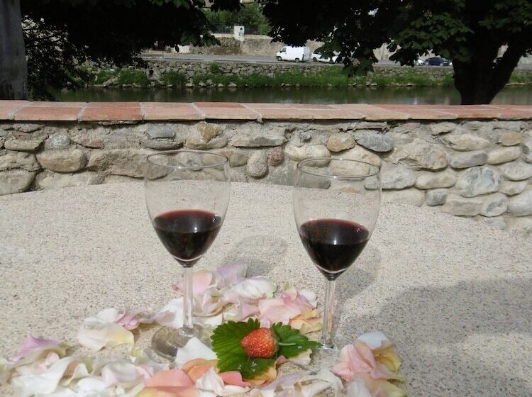 膳宿费 Limoux Riverside Gardens