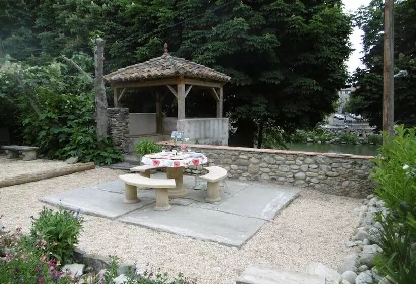 Majatalo Limoux Riverside Gardens