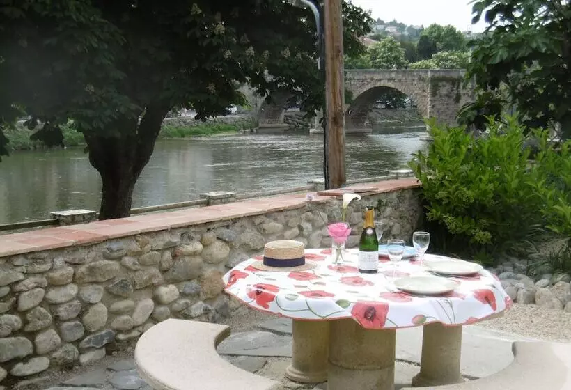 Majatalo Limoux Riverside Gardens