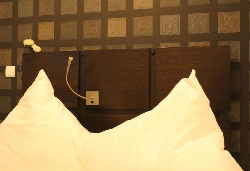 膳宿费 Lovely Studio Cologne West   Neues Momomotel