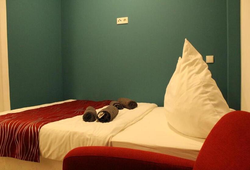 膳宿费 Lovely Studio Cologne West   Neues Momomotel