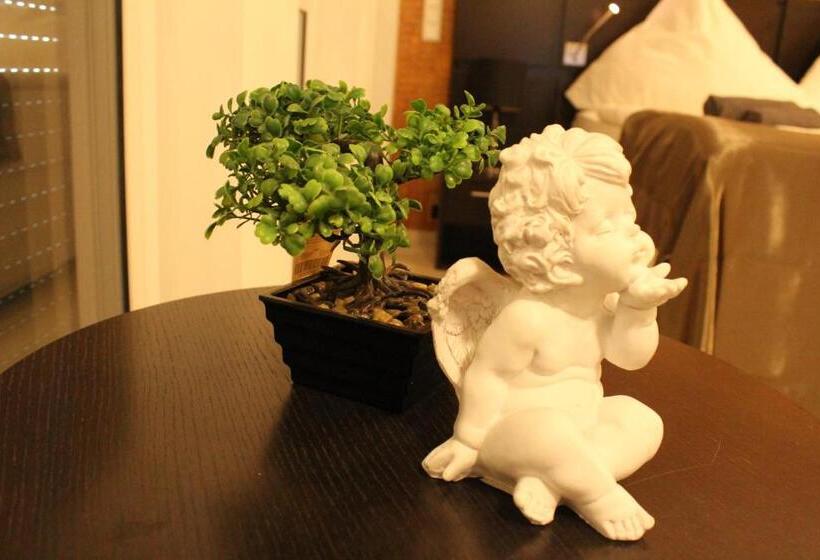 膳宿费 Lovely Studio Cologne West   Neues Momomotel