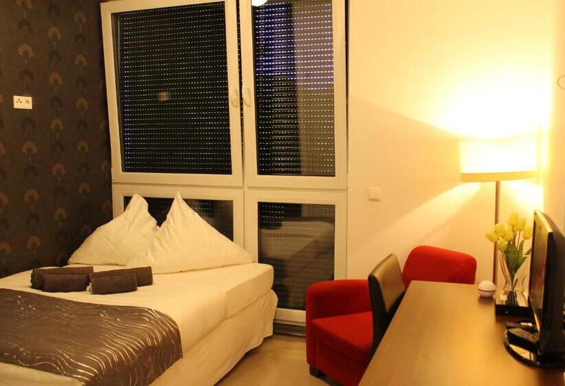 膳宿费 Lovely Studio Cologne West   Neues Momomotel