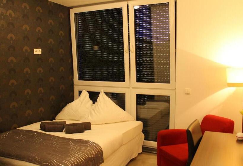 膳宿费 Lovely Studio Cologne West   Neues Momomotel