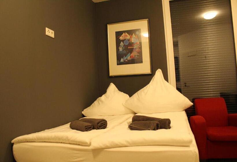 膳宿费 Lovely Studio Cologne West   Neues Momomotel