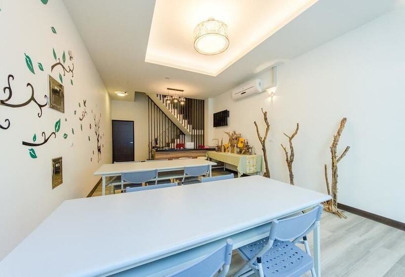 پانسیون T.t. House