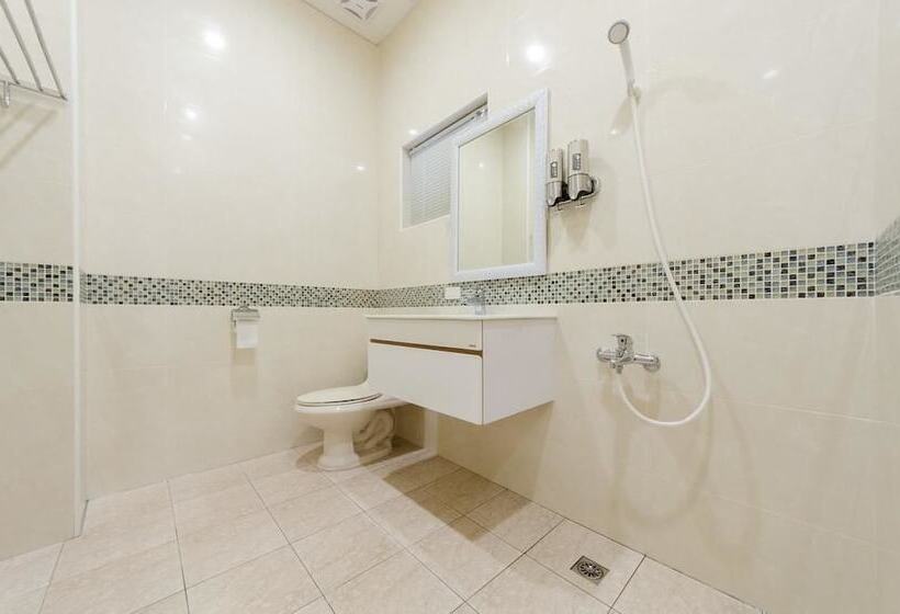 پانسیون T.t. House