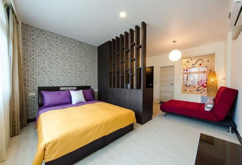 پانسیون T.t. House