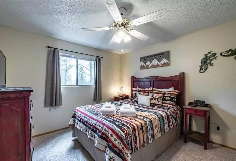 Casa Del Rey  Three Bedroom Cabin With Hot Tub