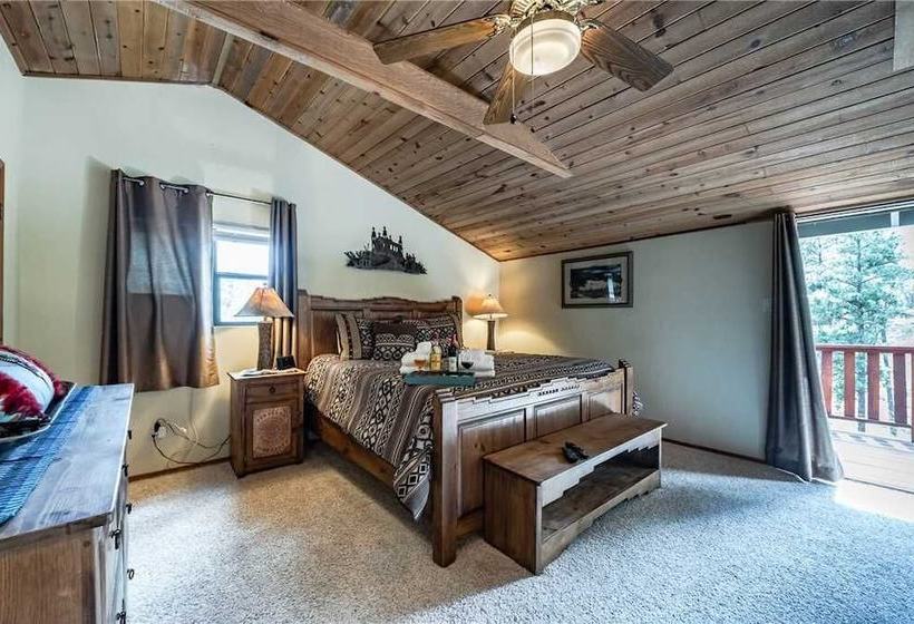 Casa Del Rey Three Bedroom Cabin With Hot Tub