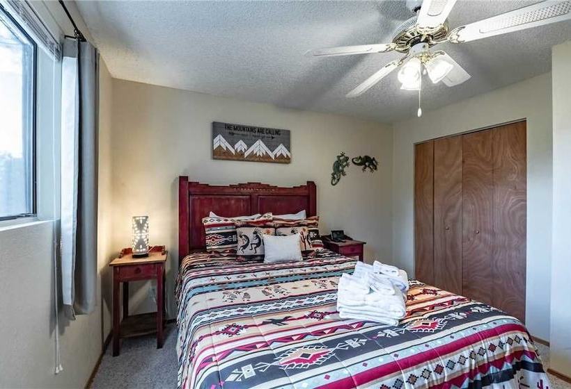 Casa Del Rey Three Bedroom Cabin With Hot Tub