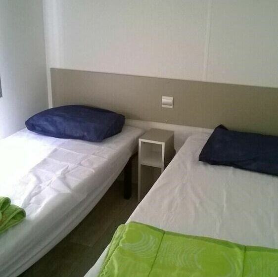 בית מלון כפרי A La Rencontre Du Soleil  Camping